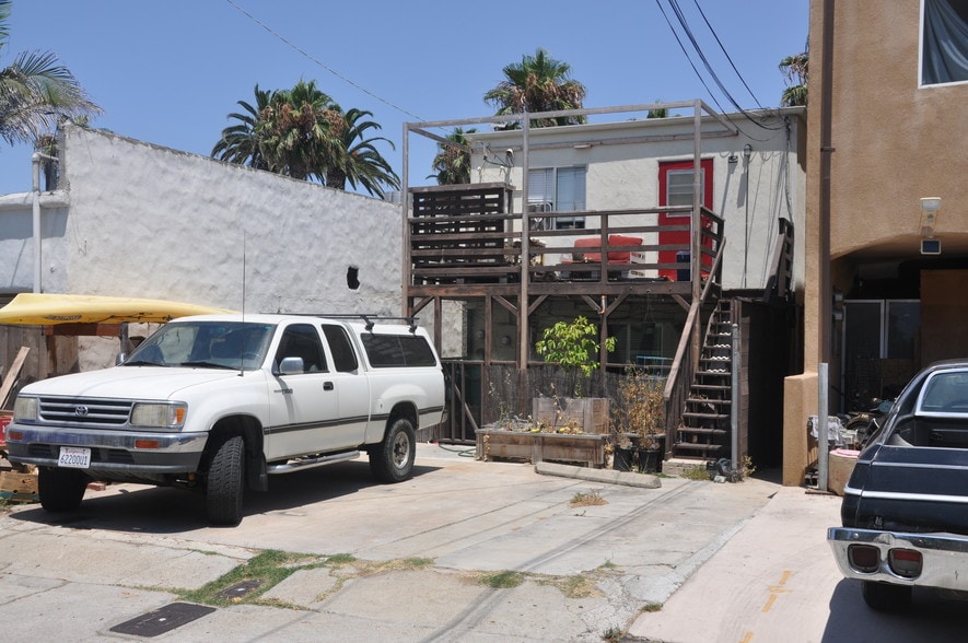 More Photos Of 4741 Point Loma Ave, San Diego Storefront Retail Residential For Lease