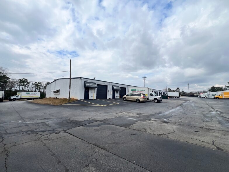 More Photos Of 2374 Stone Mountain Lithonia Rd, Lithonia Distribution For Lease