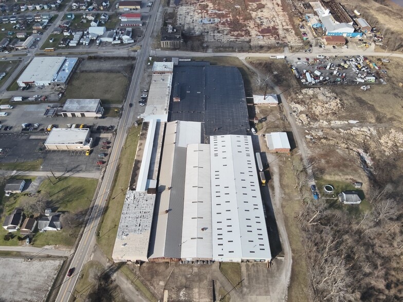 More Photos Of 3901 Camden Ave, Parkersburg Warehouse For Lease