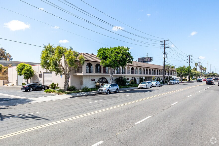 More Photos Of 11562-11590 Trask Ave, Garden Grove Flex For Lease