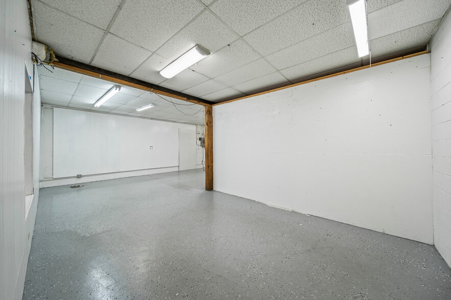 More Photos Of 4702 E 11th St, Tulsa Freestanding For Sale