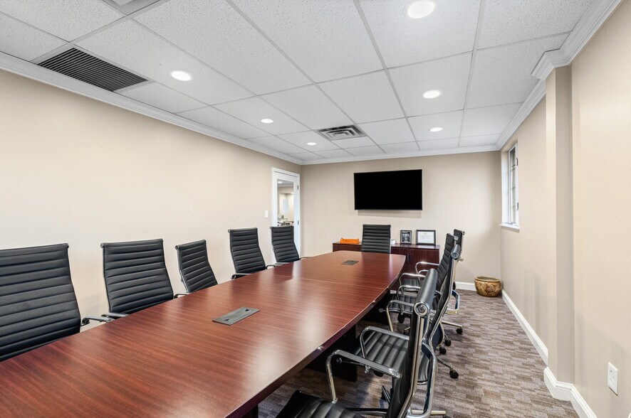More Photos Of 10521 Judicial Dr, Fairfax Medical For Sale