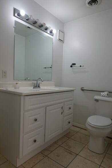 More Photos Of 100 Bridge St, Hampton Office For Lease