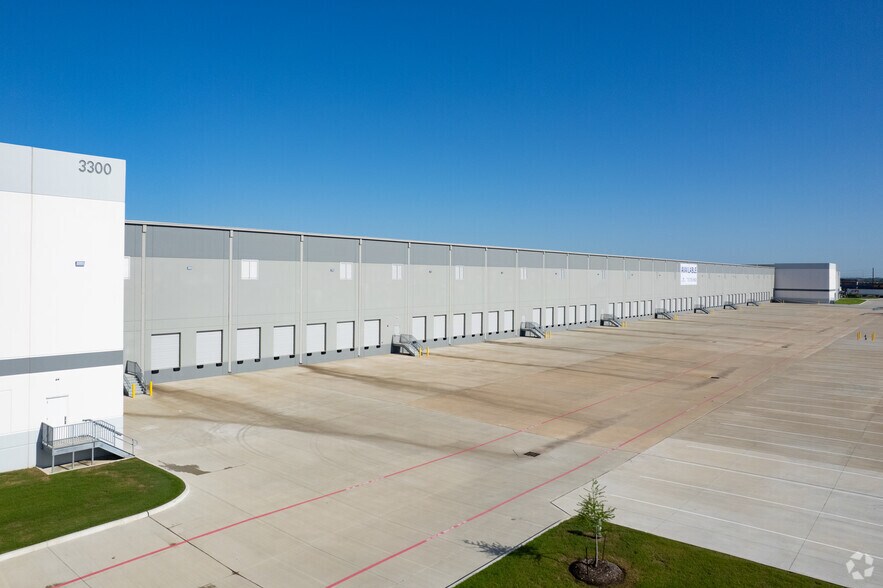 More Photos Of 3300 Kilgore Pky, Baytown Warehouse For Sale