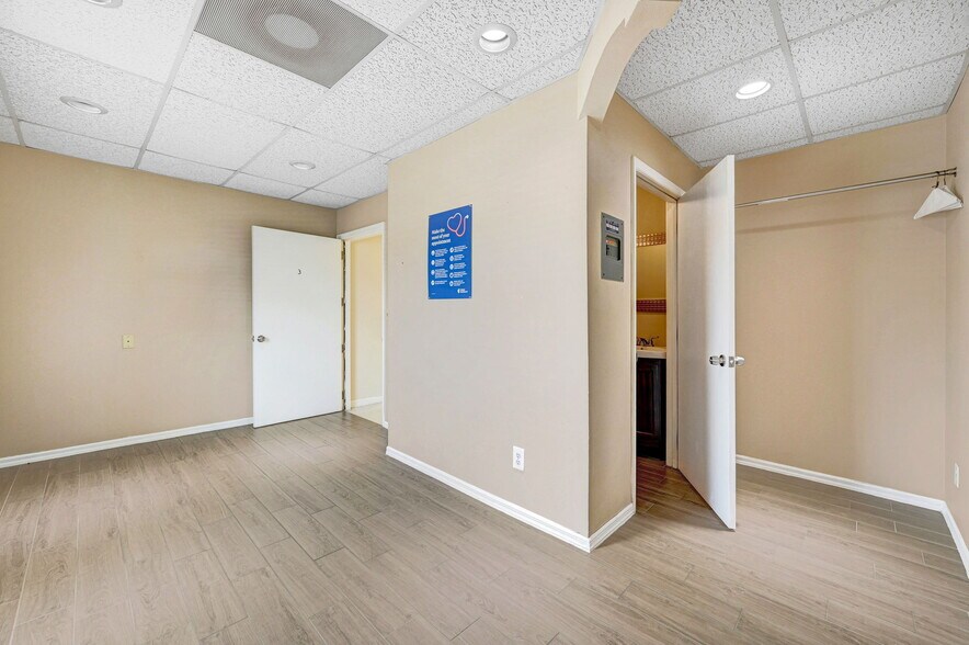 More Photos Of 1801 Sarno Rd, Melbourne Medical For Sale