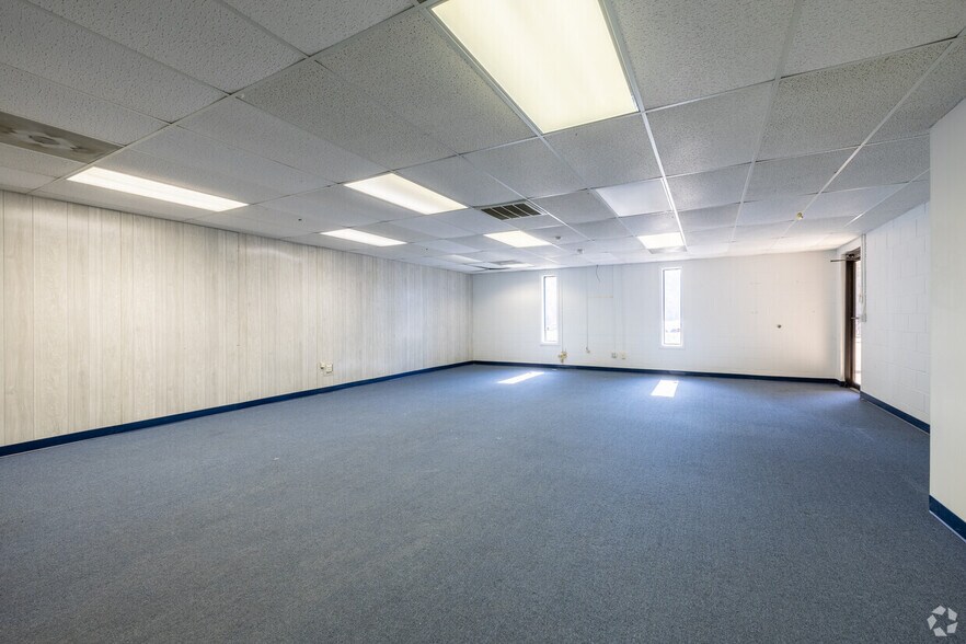 More Photos Of 745 Bluecrab Rd, Newport News Research And Development For Lease