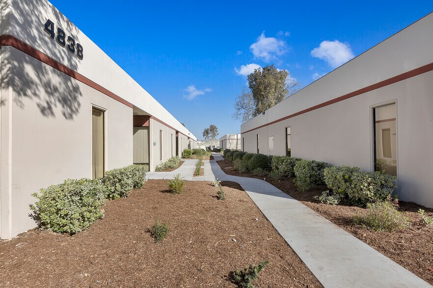 More Photos Of 4838 Ronson Ct, San Diego Warehouse For Lease