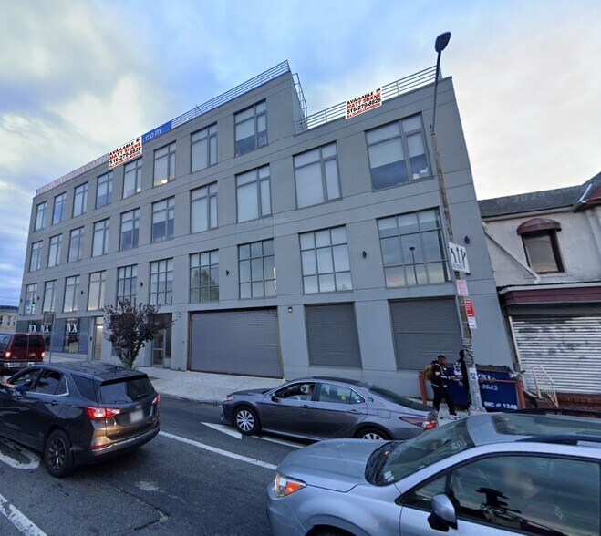 More Photos Of 136-21 Hillside Ave, Richmond Hill Medical For Lease
