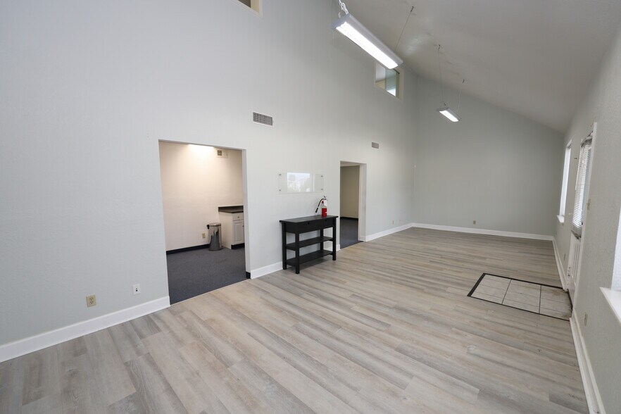 More Photos Of 6511 Stewart Rd, Galveston Office For Lease