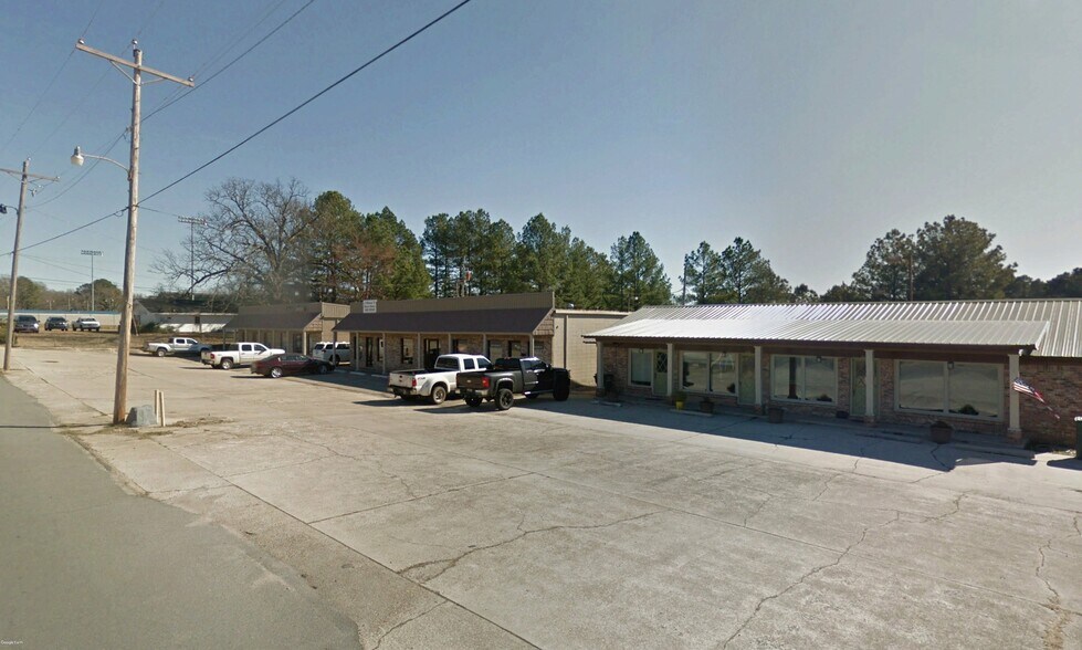 More Photos Of 617 W Bolling St, Monticello General Retail For Lease