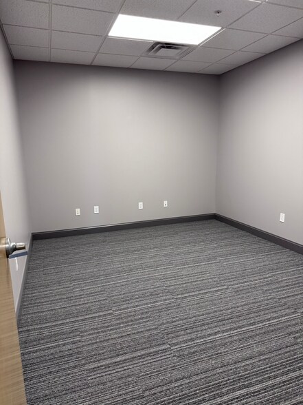 More Photos Of 399 Albany Shaker Rd, Loudonville Freestanding For Lease