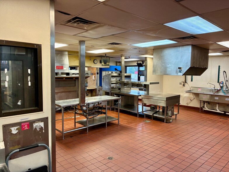 More Photos Of 415 US Highway 80 E, Pooler Fast Food For Lease