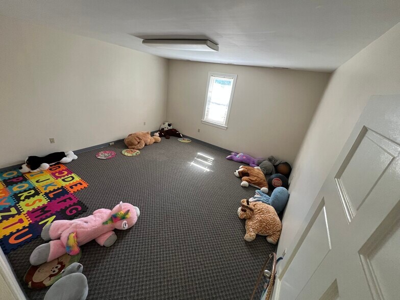 More Photos Of 10106 Krause Rd, Chesterfield Office For Lease