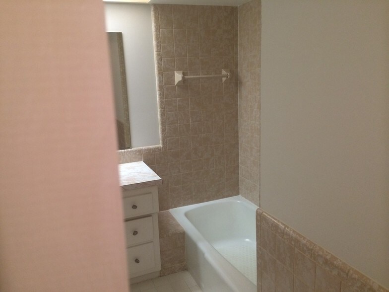 More Photos Of 4445-4455 W Sylvania Ave, Toledo Apartments For Sale