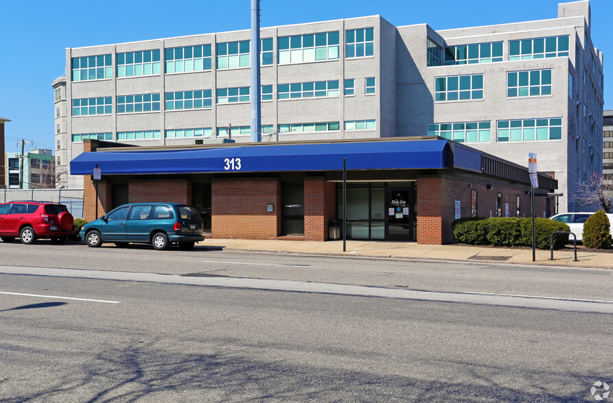 Primary Photo Of 309-315 Callowhill St, Philadelphia Medical For Lease