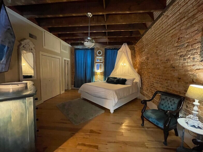 More Photos Of 103 Court Sq, Abbeville Storefront Retail Residential For Sale