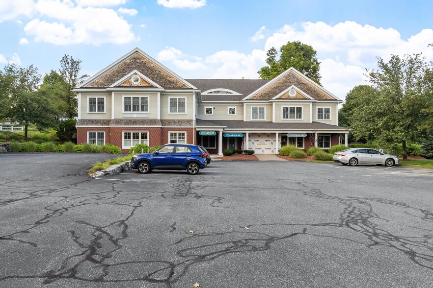 More Photos Of 307 Grafton St, Shrewsbury Office For Lease