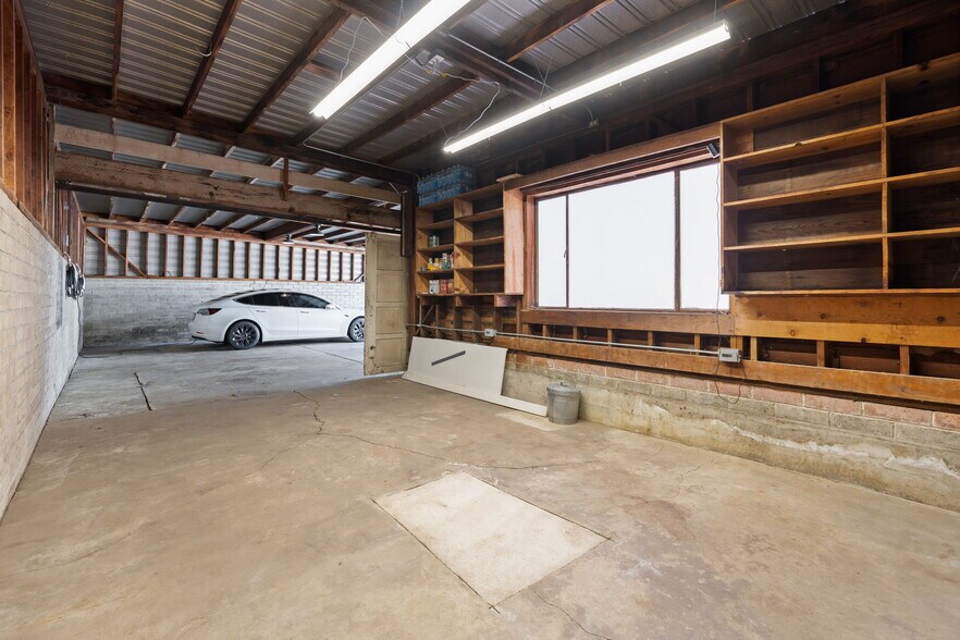 More Photos Of 8124 Greenly Dr, Oakland Apartments For Sale