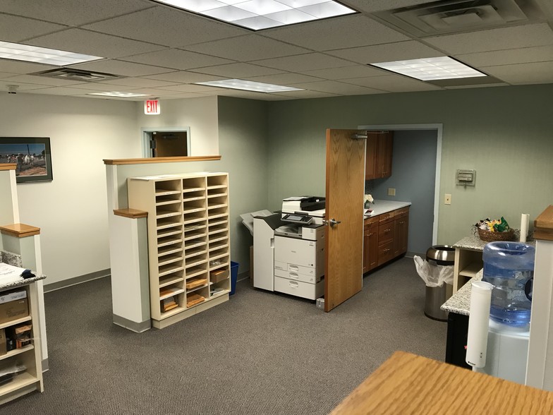 More Photos Of 1473 Erie Blvd, Schenectady Medical For Lease