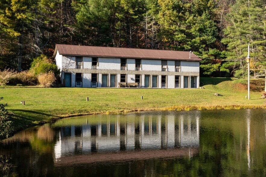 More Photos Of 182 Woodberry Rd Sw, Meadows Of Dan Hotel For Sale