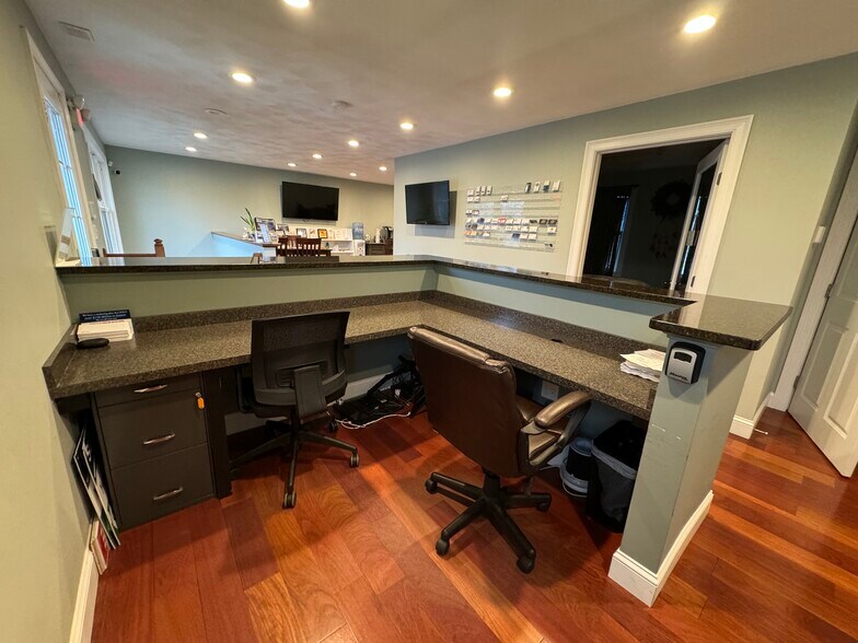 More Photos Of 76 Taunton St, Plainville Freestanding For Sale