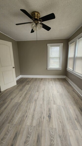 More Photos Of 400 E Sherman St, Hutchinson Apartments For Sale
