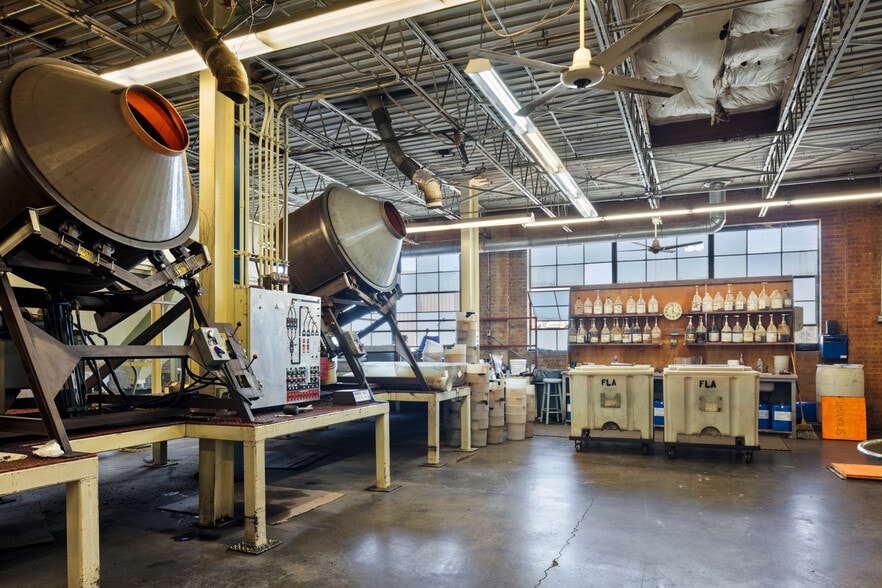 More Photos Of 11 NE 11th St, Oklahoma City Warehouse For Sale