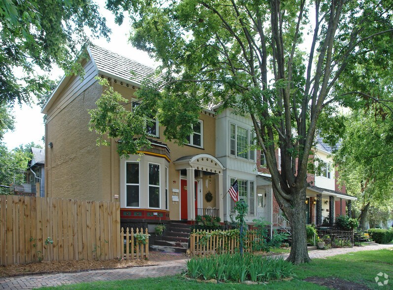 More Photos Of 929 SW Huntoon St, Topeka Apartments For Sale