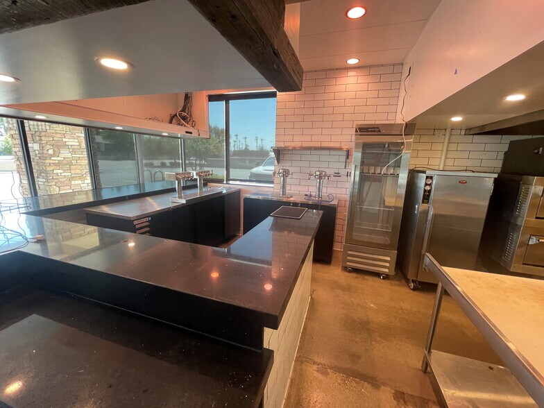 More Photos Of S McClintock Dr @ E Baseline Rd, Tempe Unknown For Lease