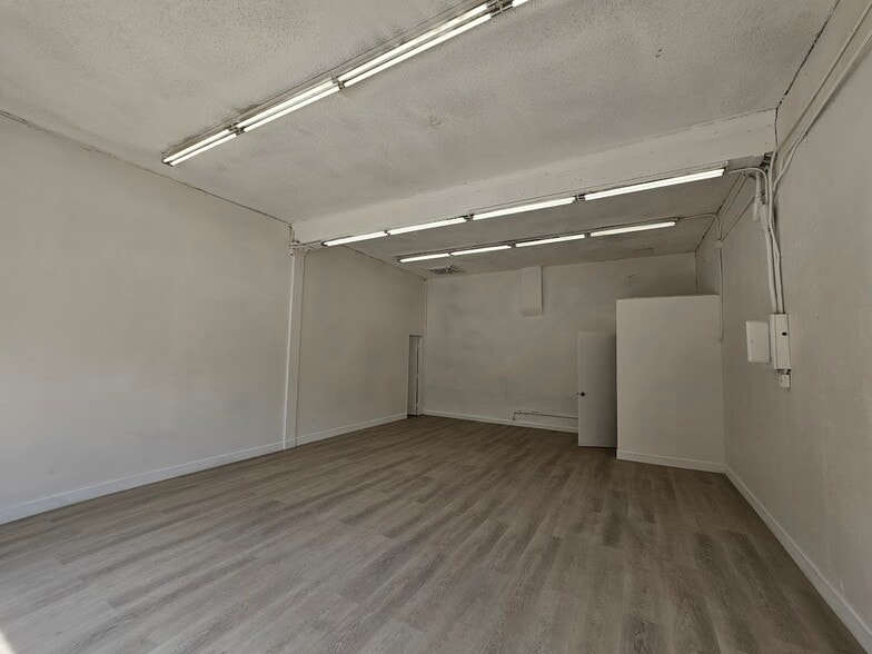 More Photos Of 1101 S Los Angeles St, Los Angeles Storefront For Lease