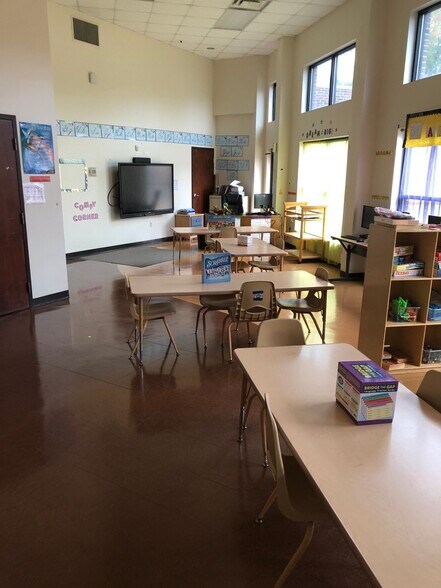 More Photos Of 5845 Campbellton Rd SW, Atlanta Daycare Center For Sale