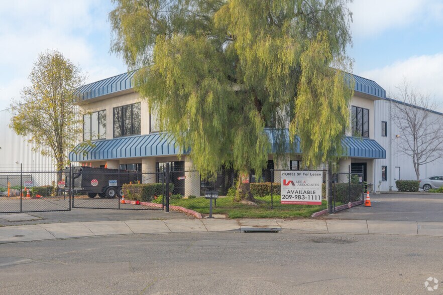 More Photos Of 157 Sloan Ct, Tracy Warehouse For Sale