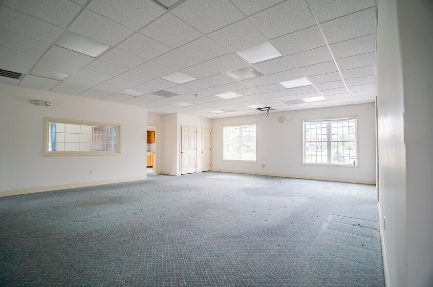 More Photos Of 6 Mary E Clark Dr, Hampstead Office For Sale