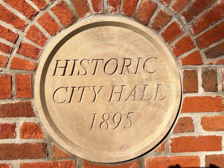 More Photos Of 445 5th St, Columbus Office Residential For Lease