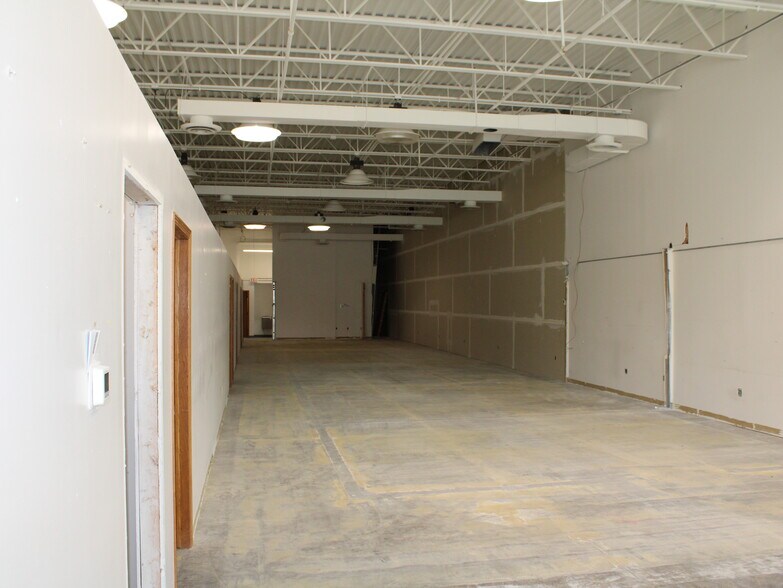 More Photos Of 7-75 W Scott St, Fond Du Lac General Retail For Sale
