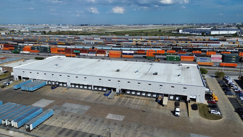 More Photos Of 11101 Franklin Ave, Franklin Park Distribution For Lease