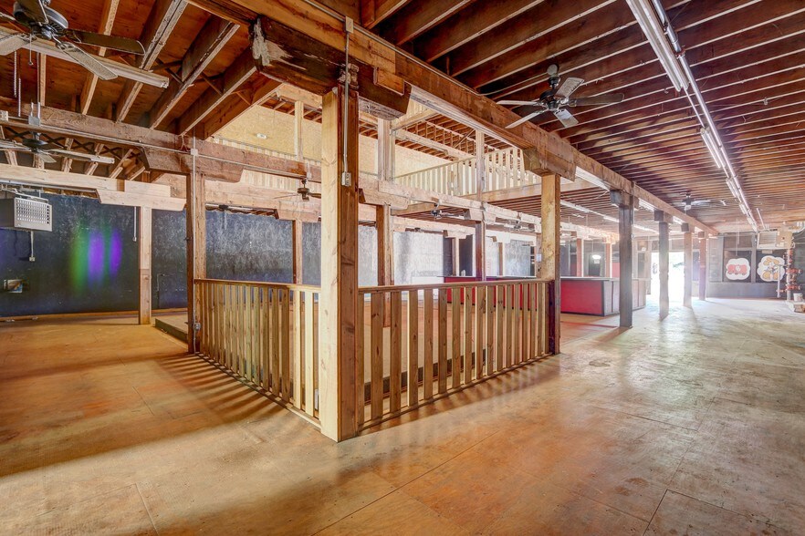 More Photos Of 324 W Oklahoma Ave, Guthrie Storefront Retail Residential For Lease