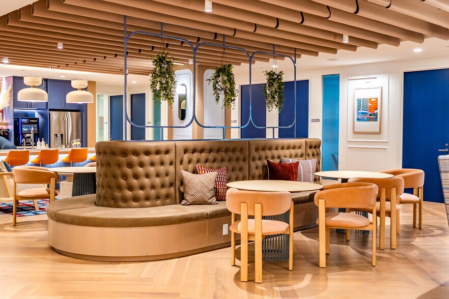 More Photos Of 1750 Tysons Blvd, McLean Coworking Space