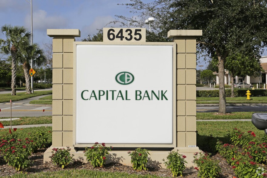 More Photos Of 6435 Naples Blvd, Naples Serviced Offices For Lease