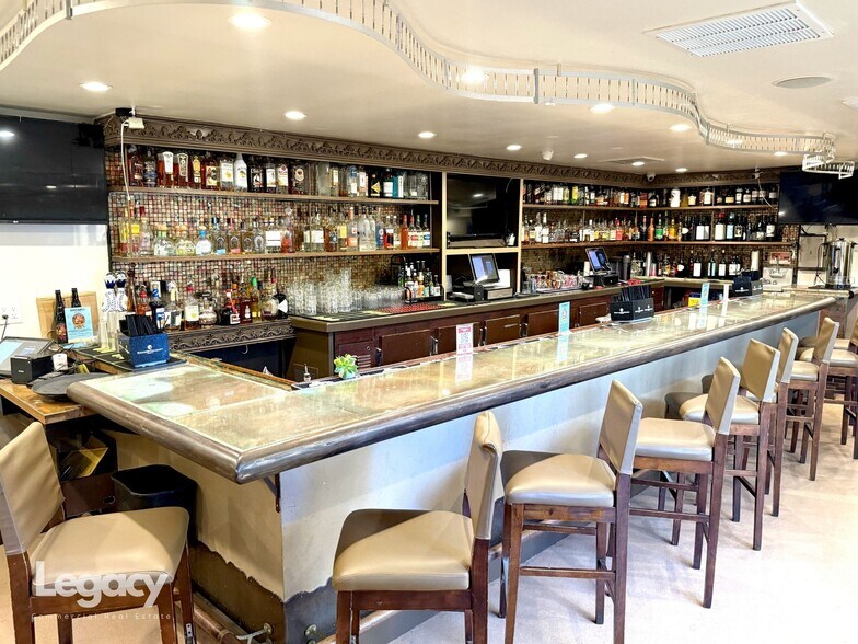 More Photos Of 440 Heliotrope Ave, Corona Del Mar Restaurant For Sale