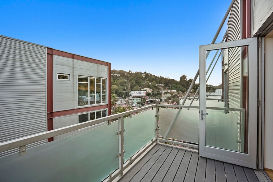 More Photos Of 3450 Cahuenga Blvd W, Los Angeles Office Residential For Lease
