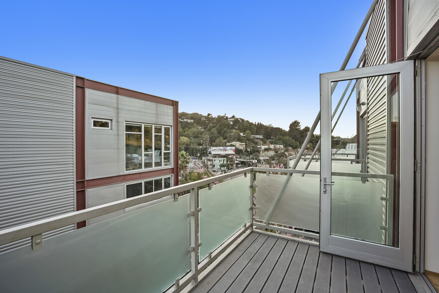 More Photos Of 3450 Cahuenga Blvd W, Los Angeles Office Residential For Lease