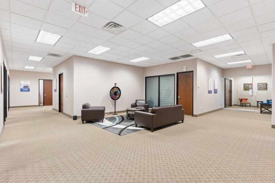 More Photos Of 375 N Stephanie St, Henderson Office For Lease