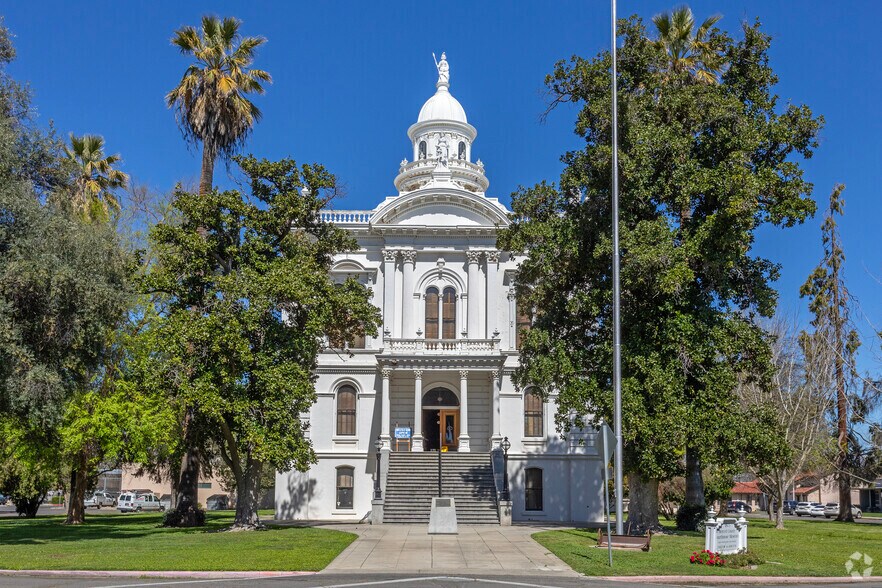 More Photos Of 245 W 16th St, Merced Land For Lease