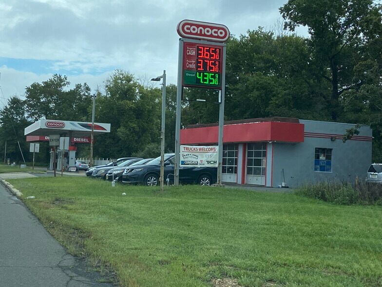 More Photos Of 1299 US Highway 130, Robbinsville Service Station For Sale