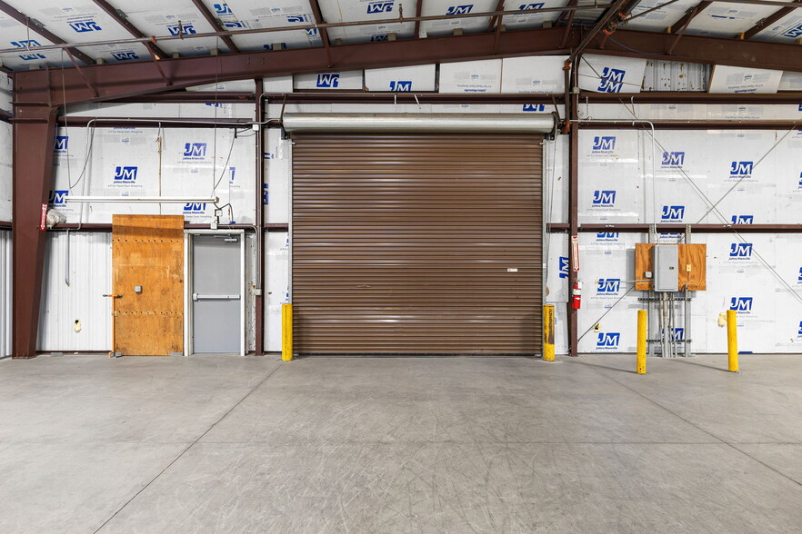 More Photos Of 13410 Waco St, Baldwin Park Manufacturing For Lease