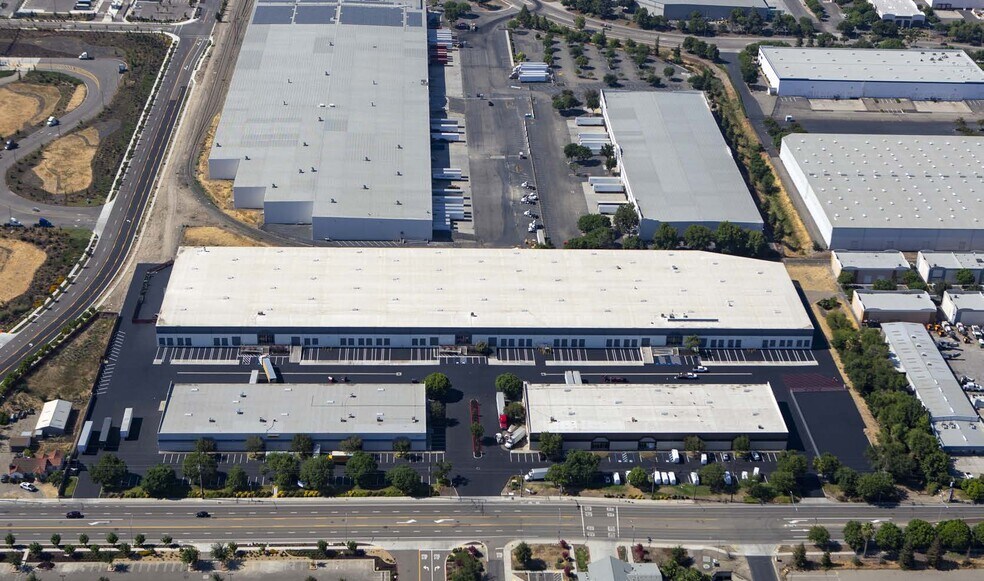 More Photos Of 1050 E Grant Line Rd, Tracy Warehouse For Lease
