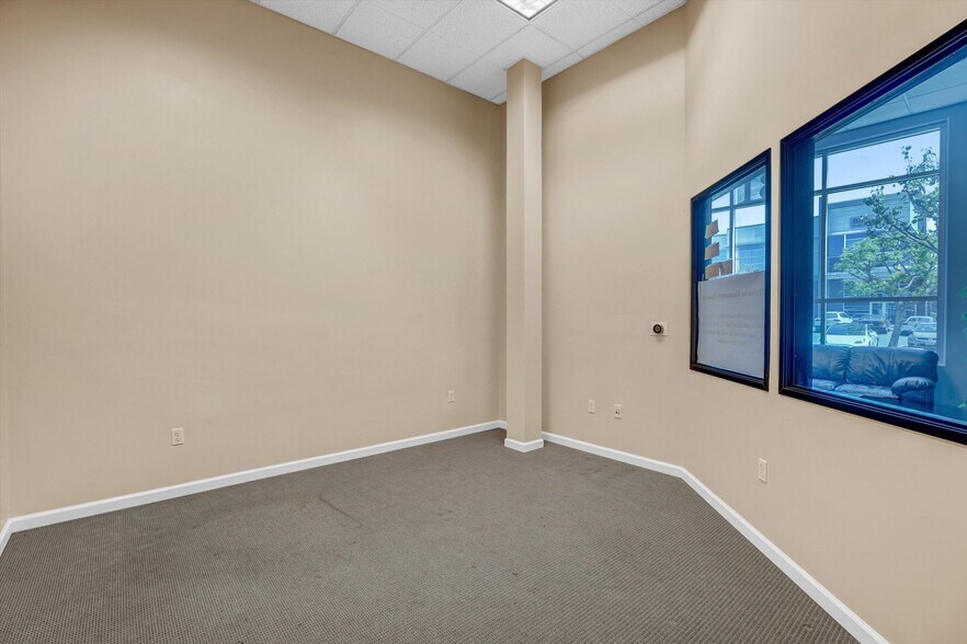 More Photos Of 863-885 N Douglas St, El Segundo Office For Sale