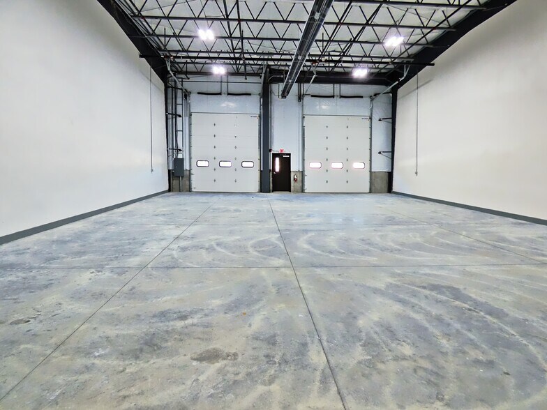 More Photos Of South Shore Abington Industrial Park, Abington Warehouse For Lease