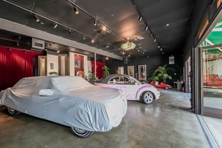 More Photos Of 611 S Glenwood Pl, Burbank Showroom For Sale